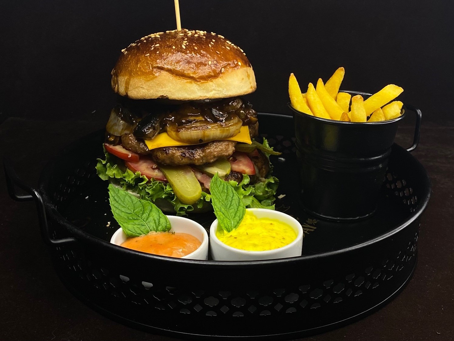 Şelale Dev Triple Burger