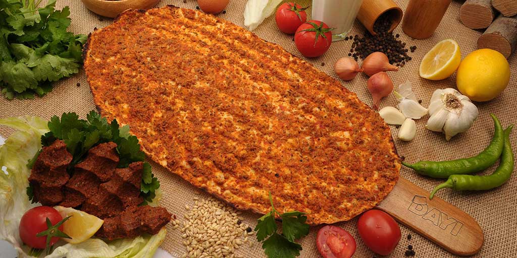 Sebzeli Antep usulü lahmacun