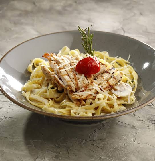 Fettuccine alfredo