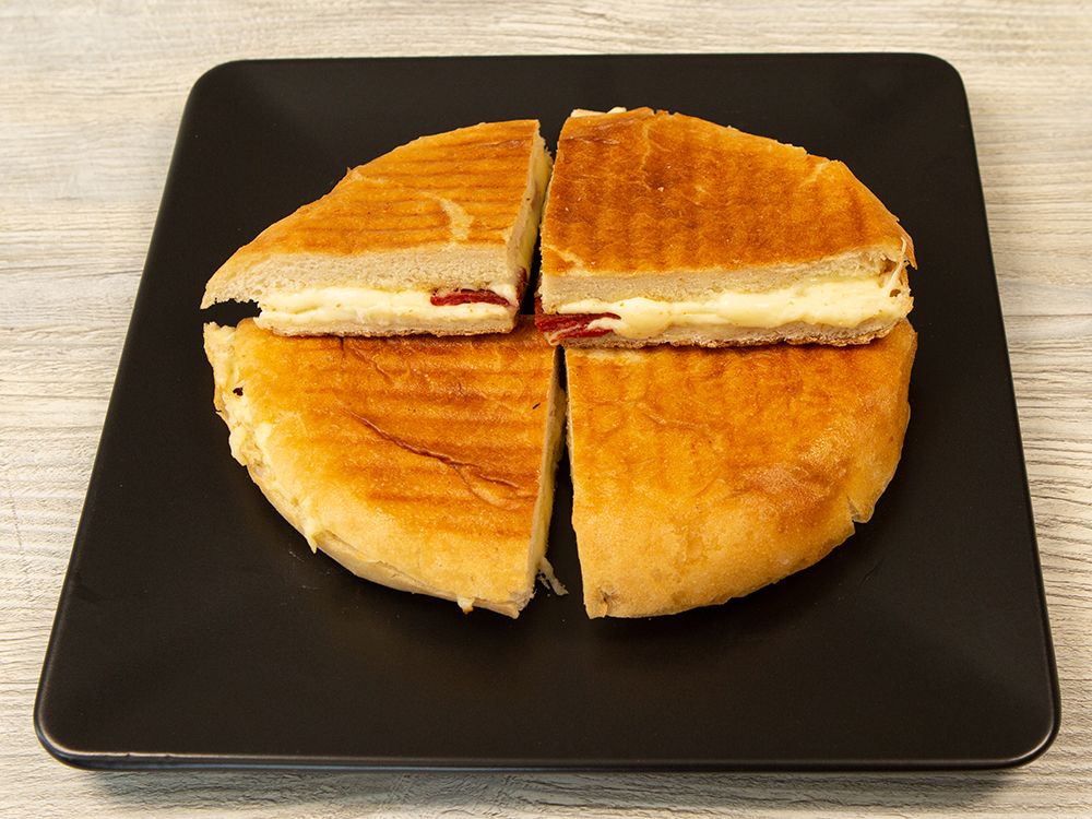 Sucuklu Tost