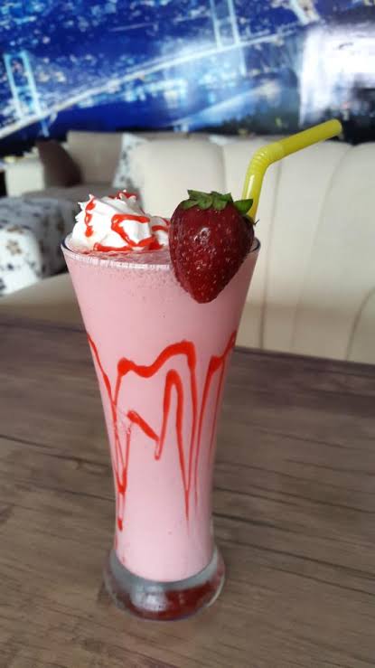 Milkshake çilekli