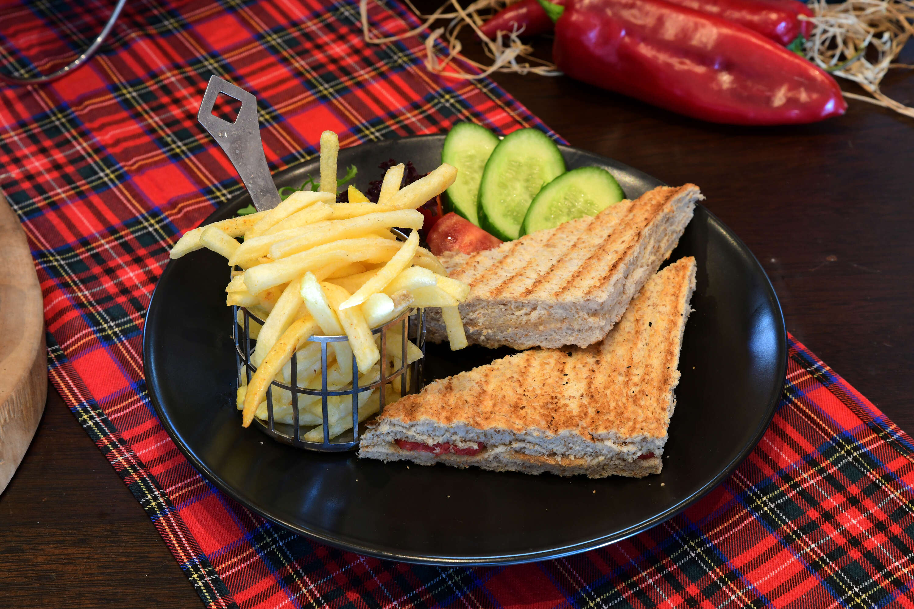 Karışık (peynir, sucuk, domates) -  Mixed (cheese, sujuk, tomatoes)