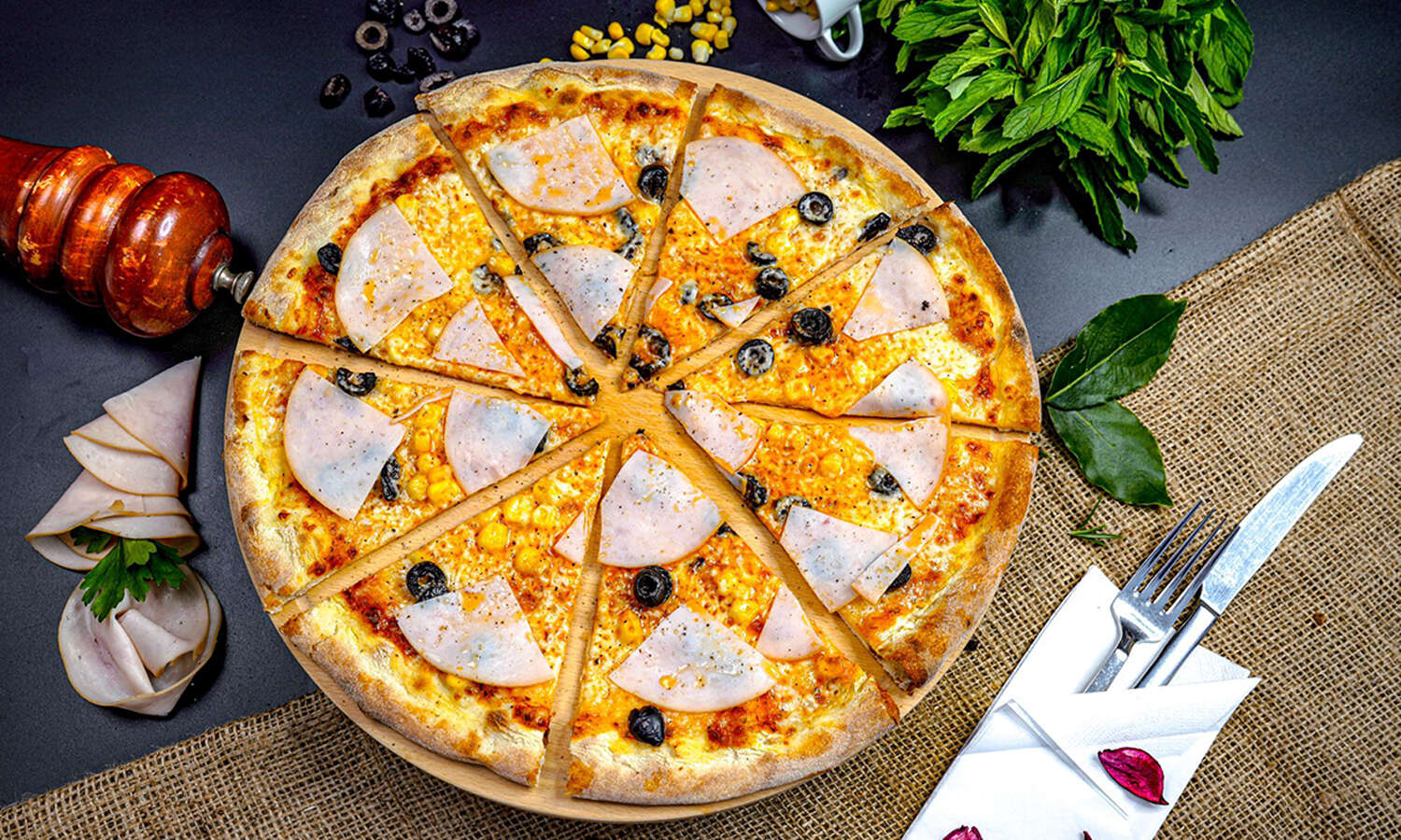 Hindi Füme Pizza
