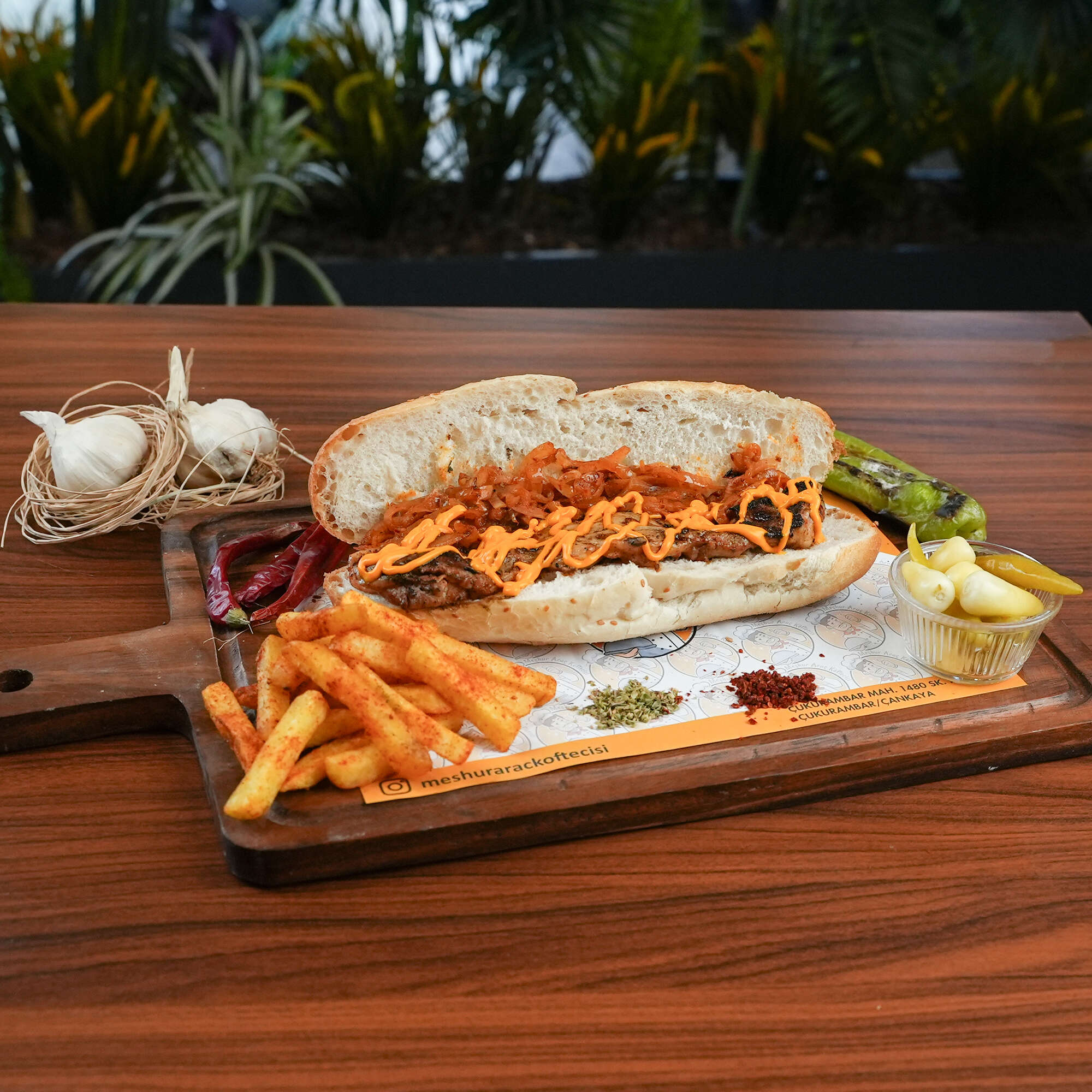 Ekmek Arası Cheddarlı Tavuk