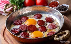 Sucuklu Omlet