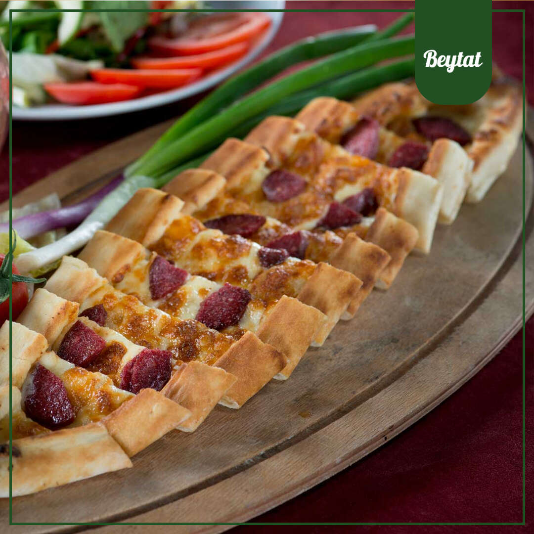 Sucuklu Pide