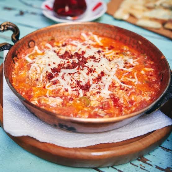 Yumurtalı Menemen / Kaşarlı Menemen / Sucuklu Omlet