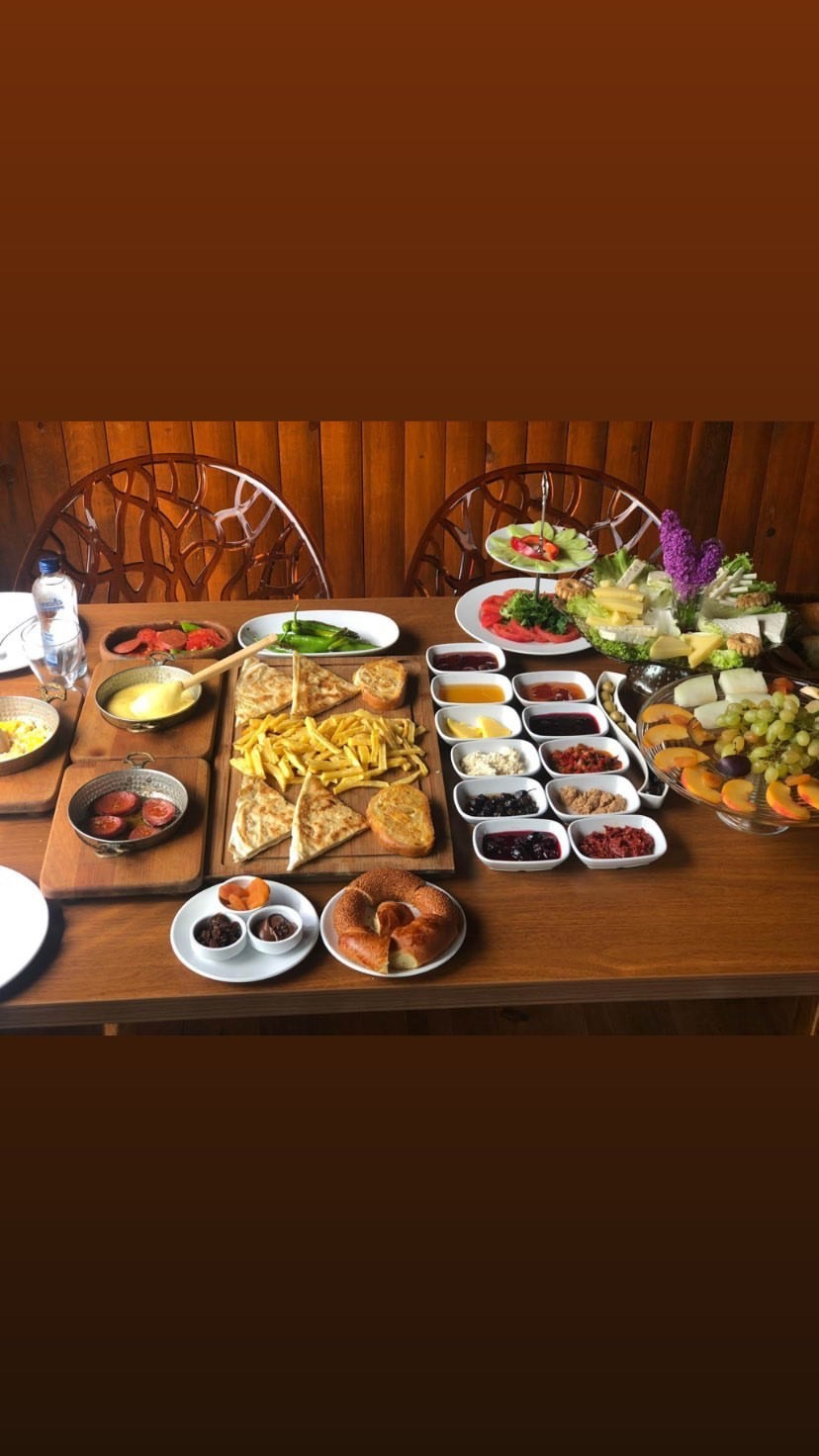 KAHVALTI VE  APERATİFLER