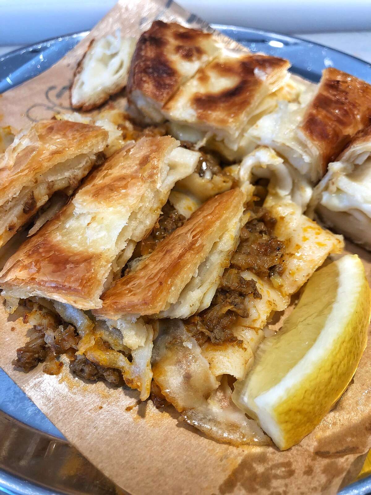250 GR KIYMALI BÖREK ( 1 Porsiyon)