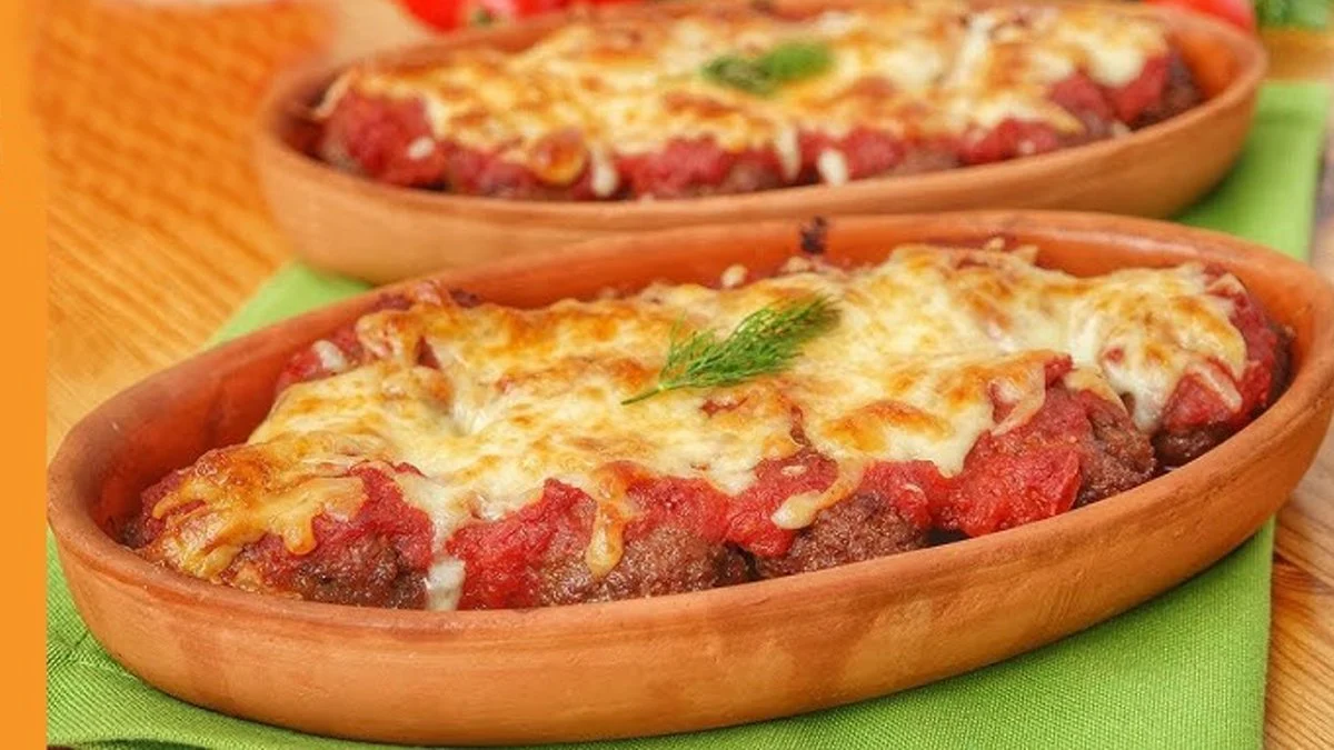 KİREMİTTE KAŞARLI KÖFTE