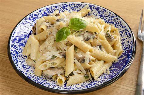 Tavuk Mantarlı Penne 