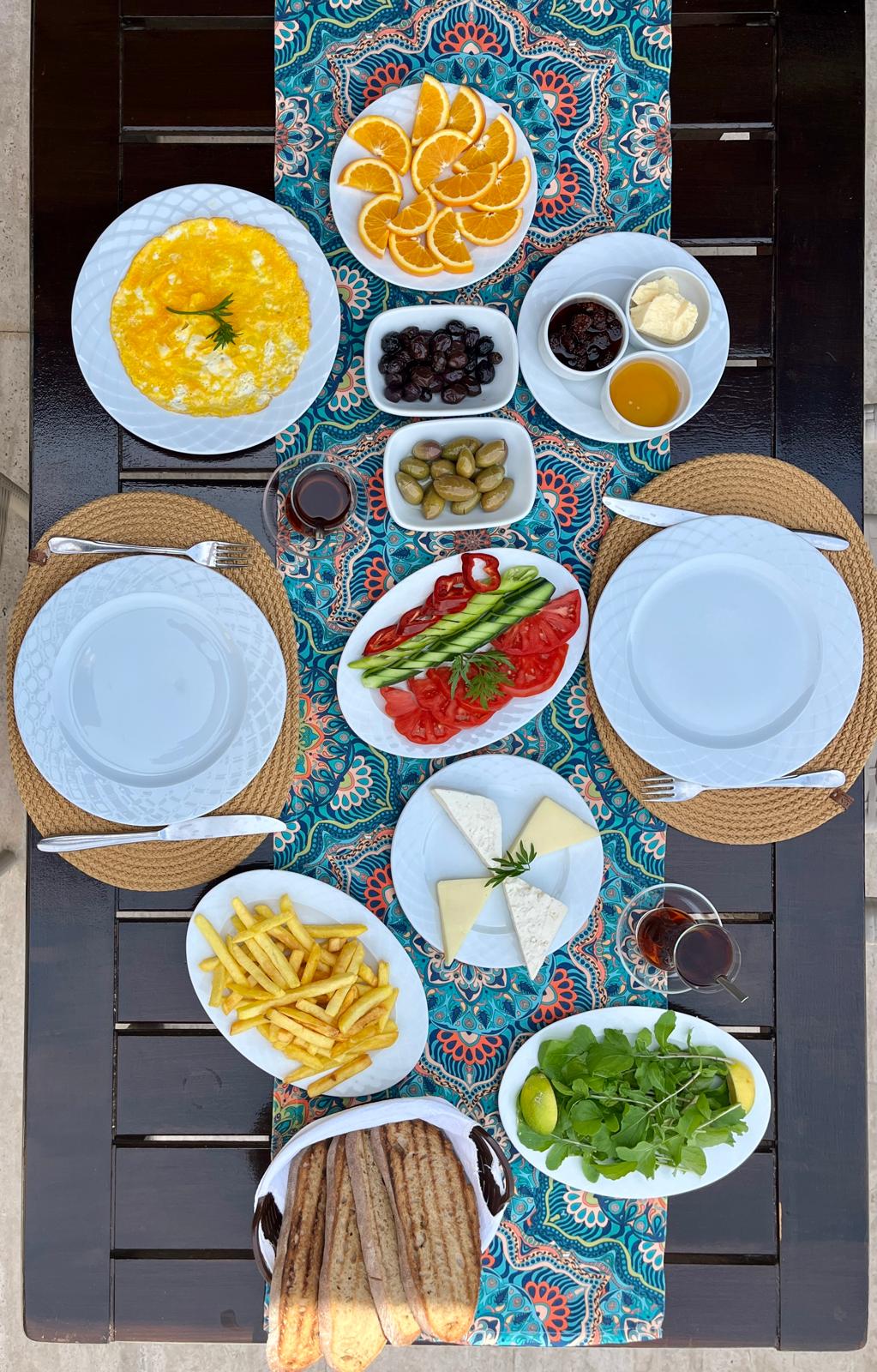 Serpme Kahvaltı ( 2 Kişilik ) +1 Tabak 350 TL