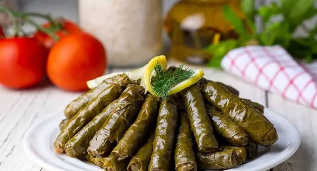 EKŞİLİ YAPRAK SARMA