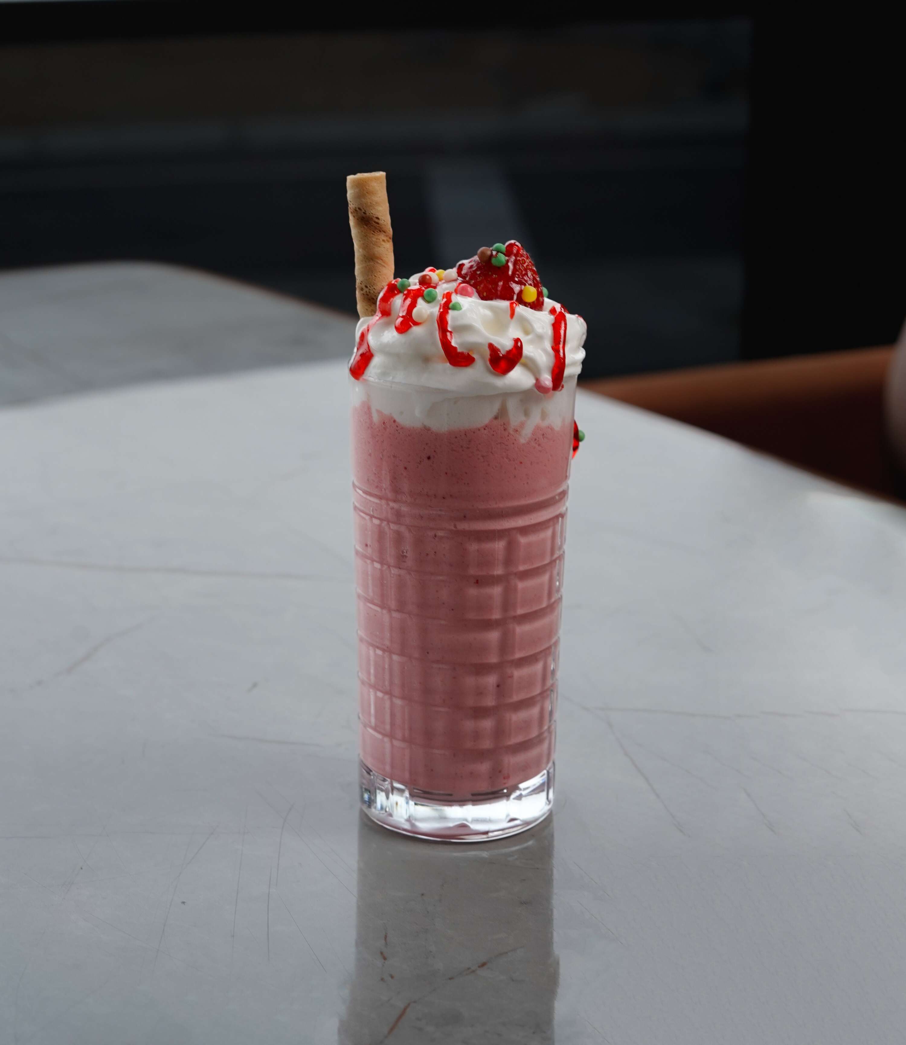 ÇİLEKLİ MİLKSHAKE