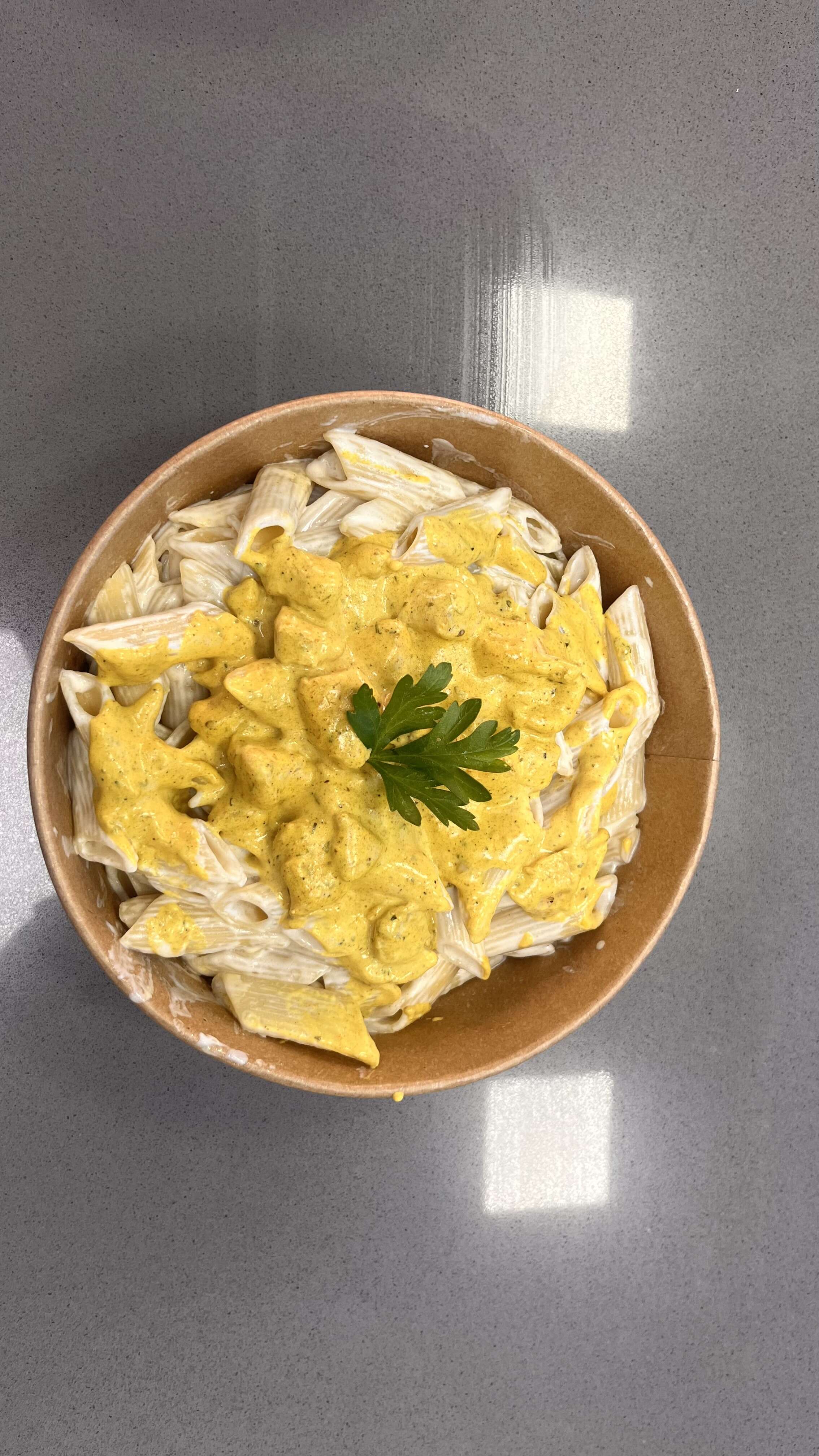 Bol Penne Köri Soslu Tavuk+ Turşu 