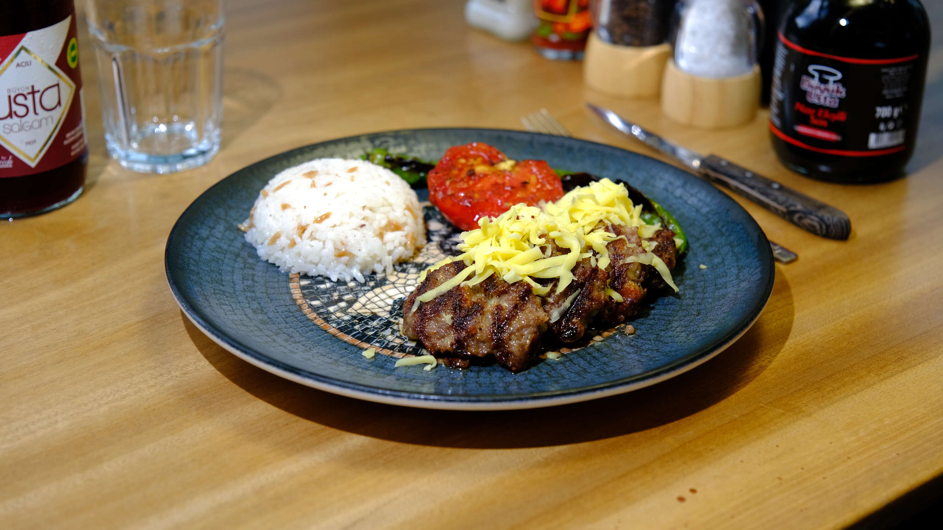 Kaşarlı Köfte