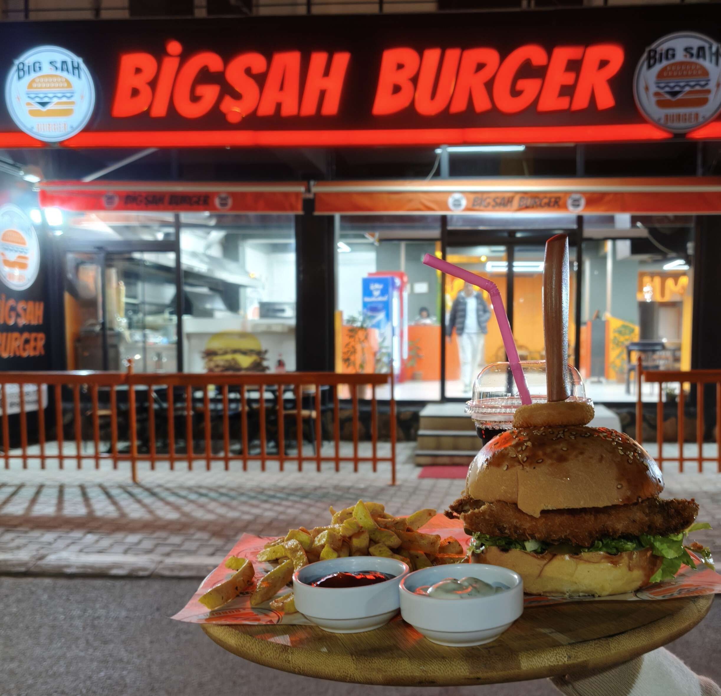 TAVUK BURGERLER  %100 YERLİ ÜRETİM 