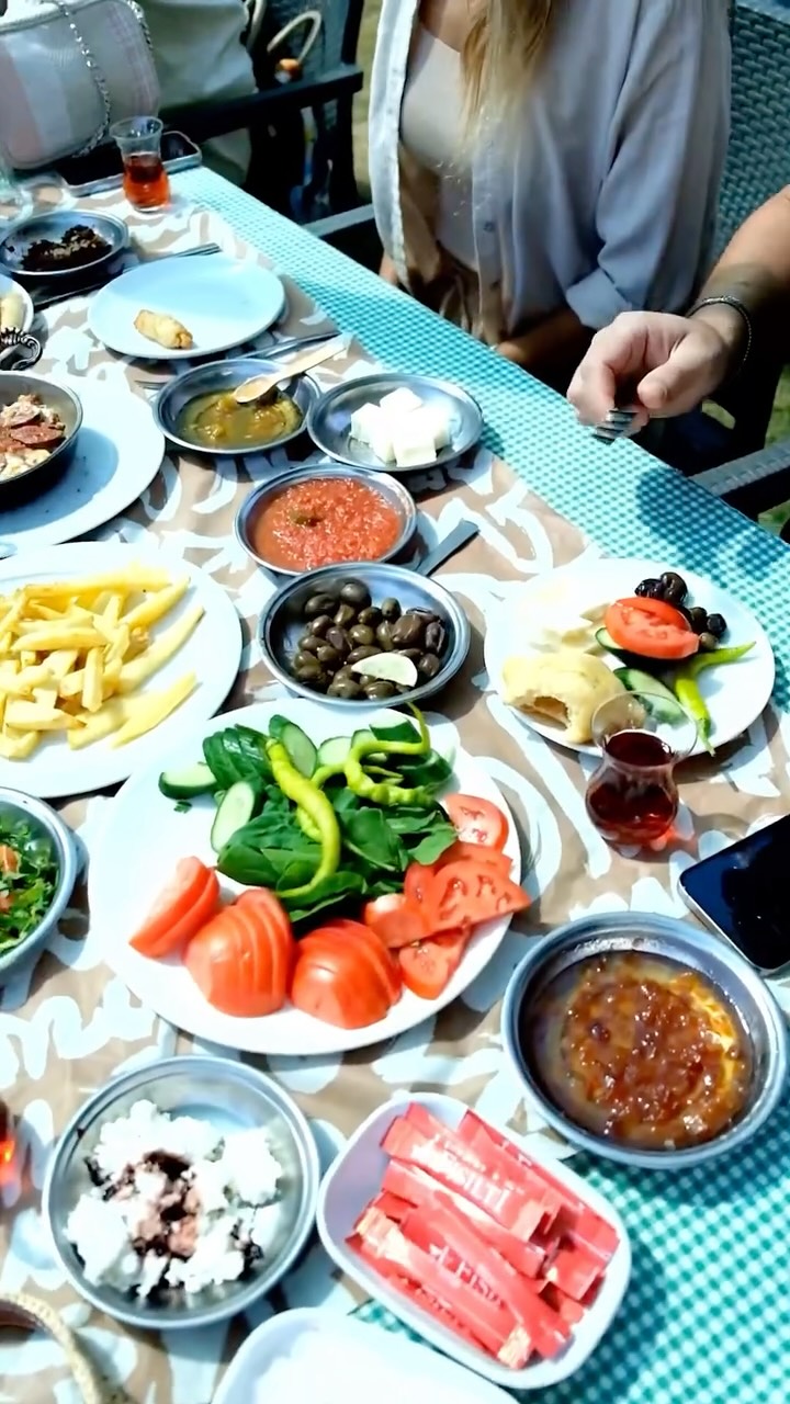 Serpme kahvaltı 