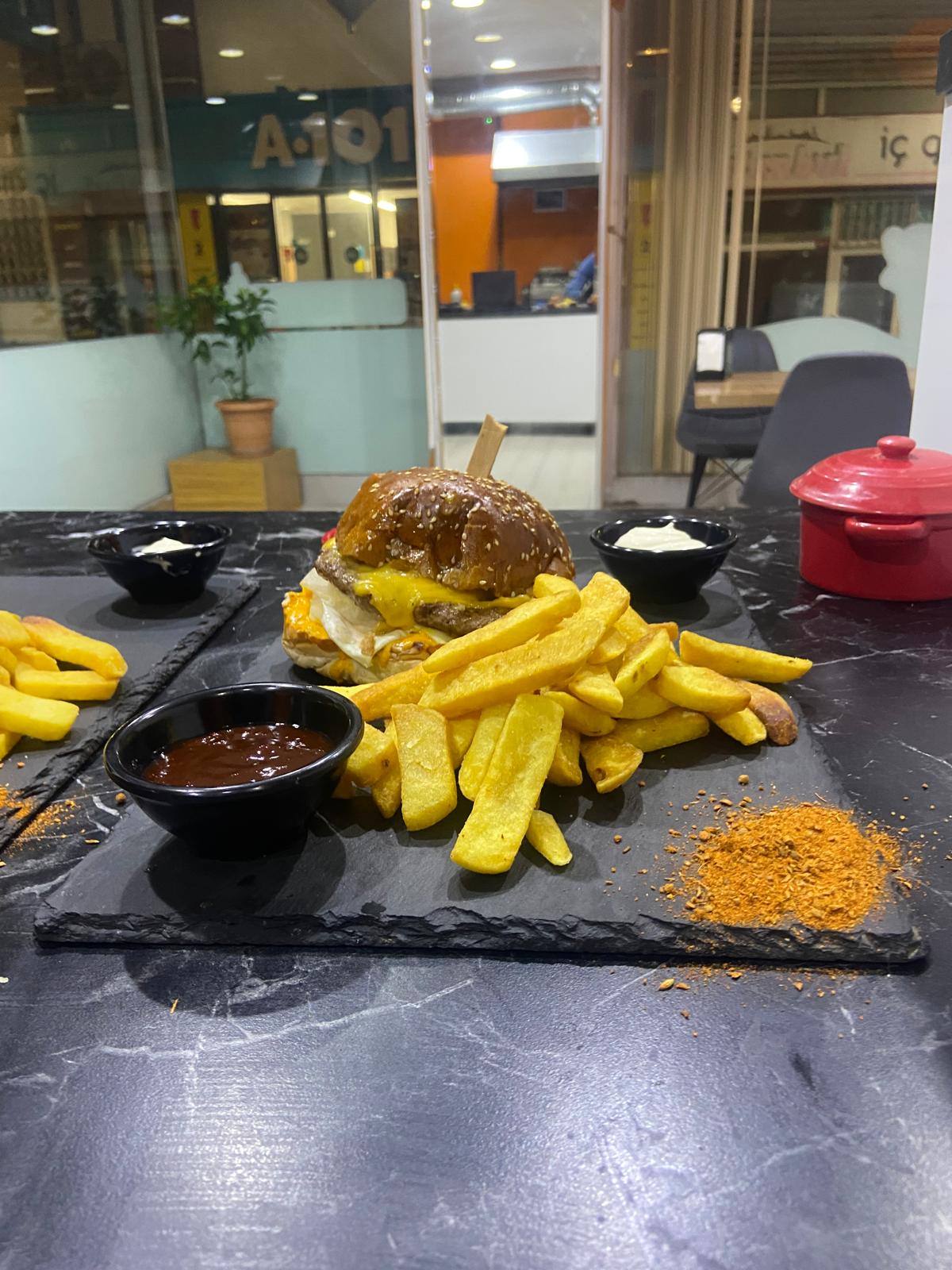 Sweet Chili Ustam Burger Menü