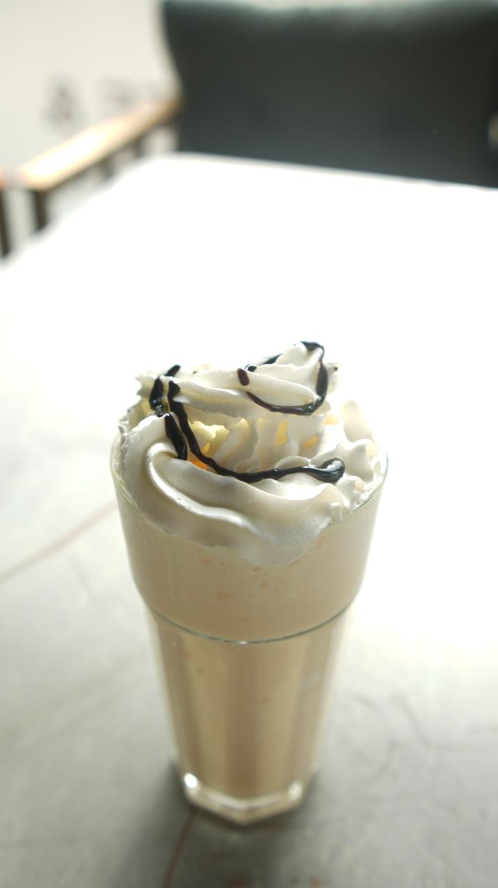 BANANA MİLKSHAKE