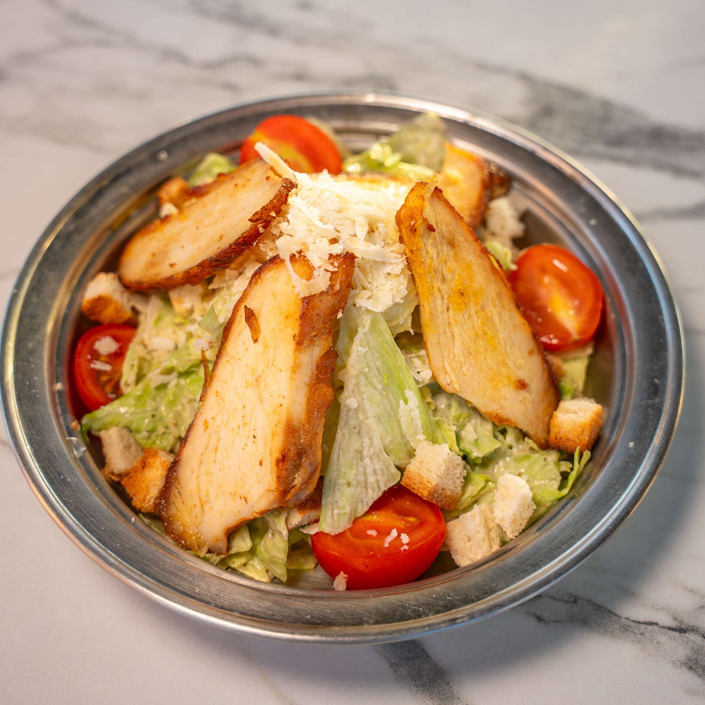 Caesar Salad with Chicken (Sezar Salata Tavuklu)