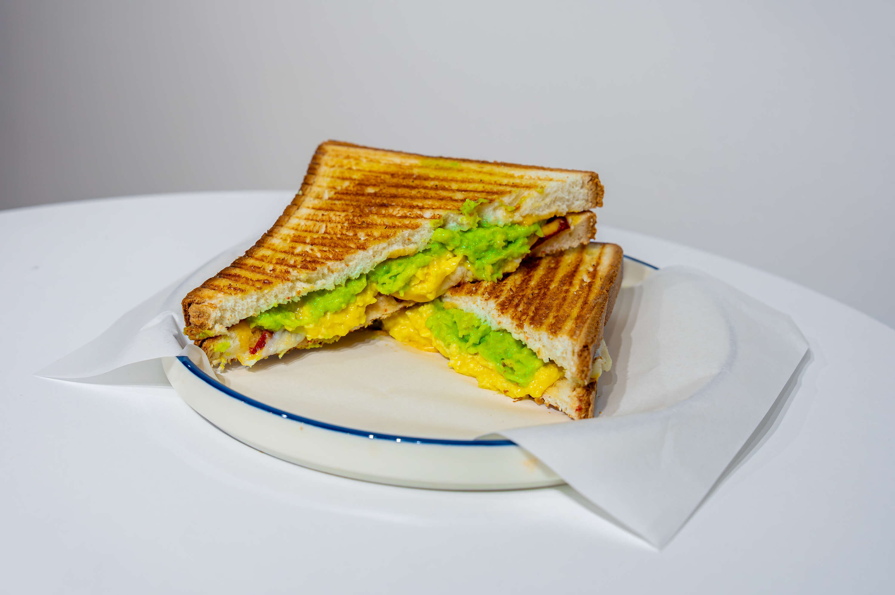 Kasap Sucuklu, Yumurtalı, Avokadolu Tost