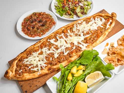 Kuşbaşılı Kaşarlı Mantarlı Pide