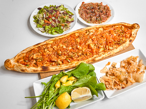 Tavuklu Kaşarlı Pide