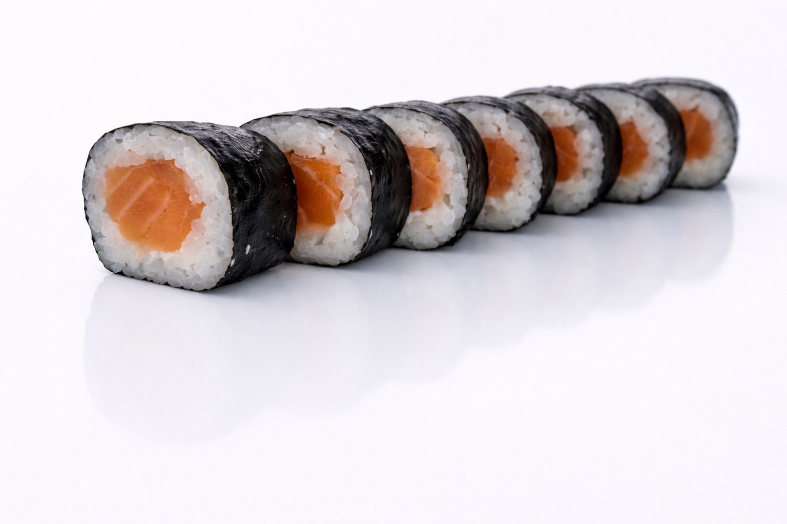 SALMON MAKI