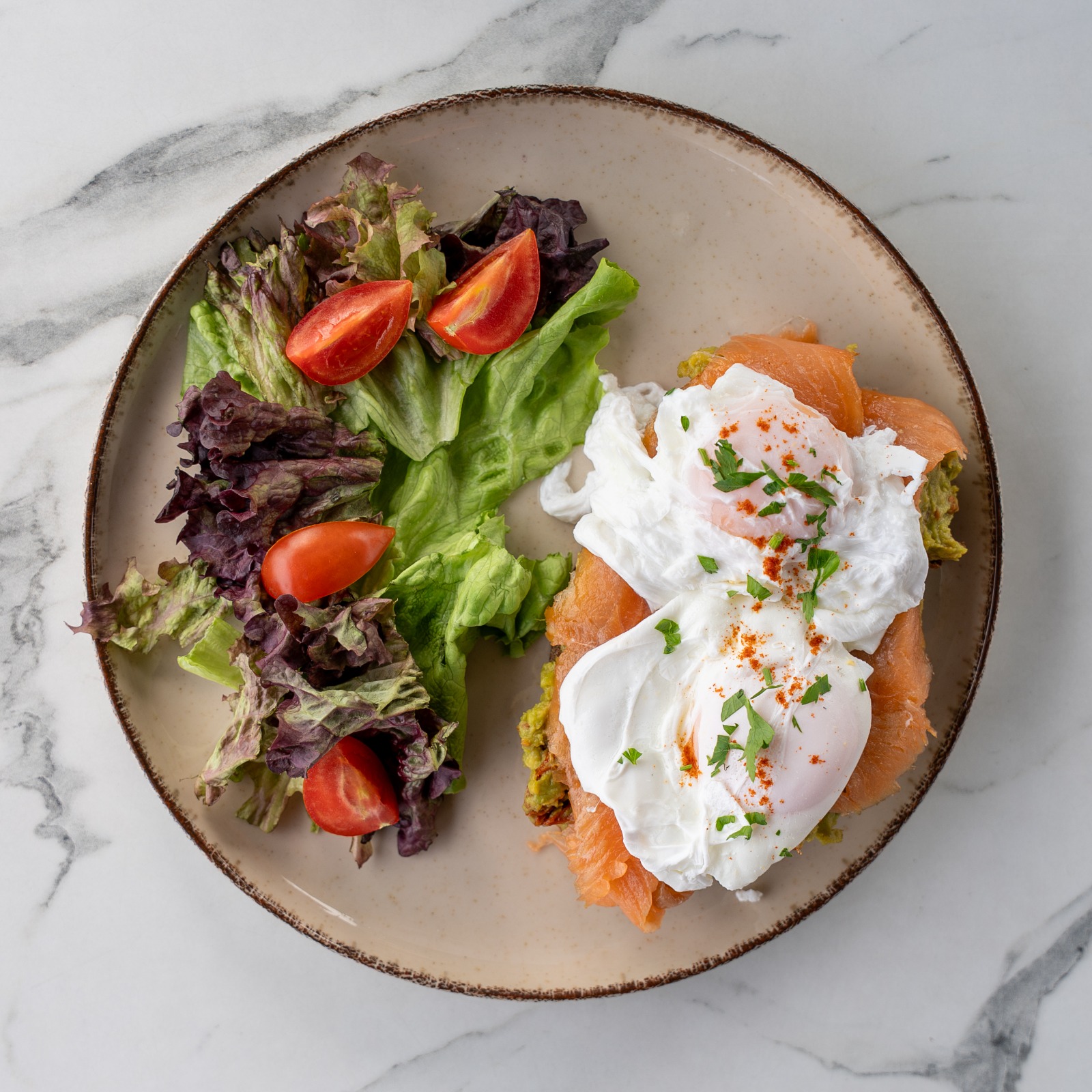 Avokado Somon Poached Egg