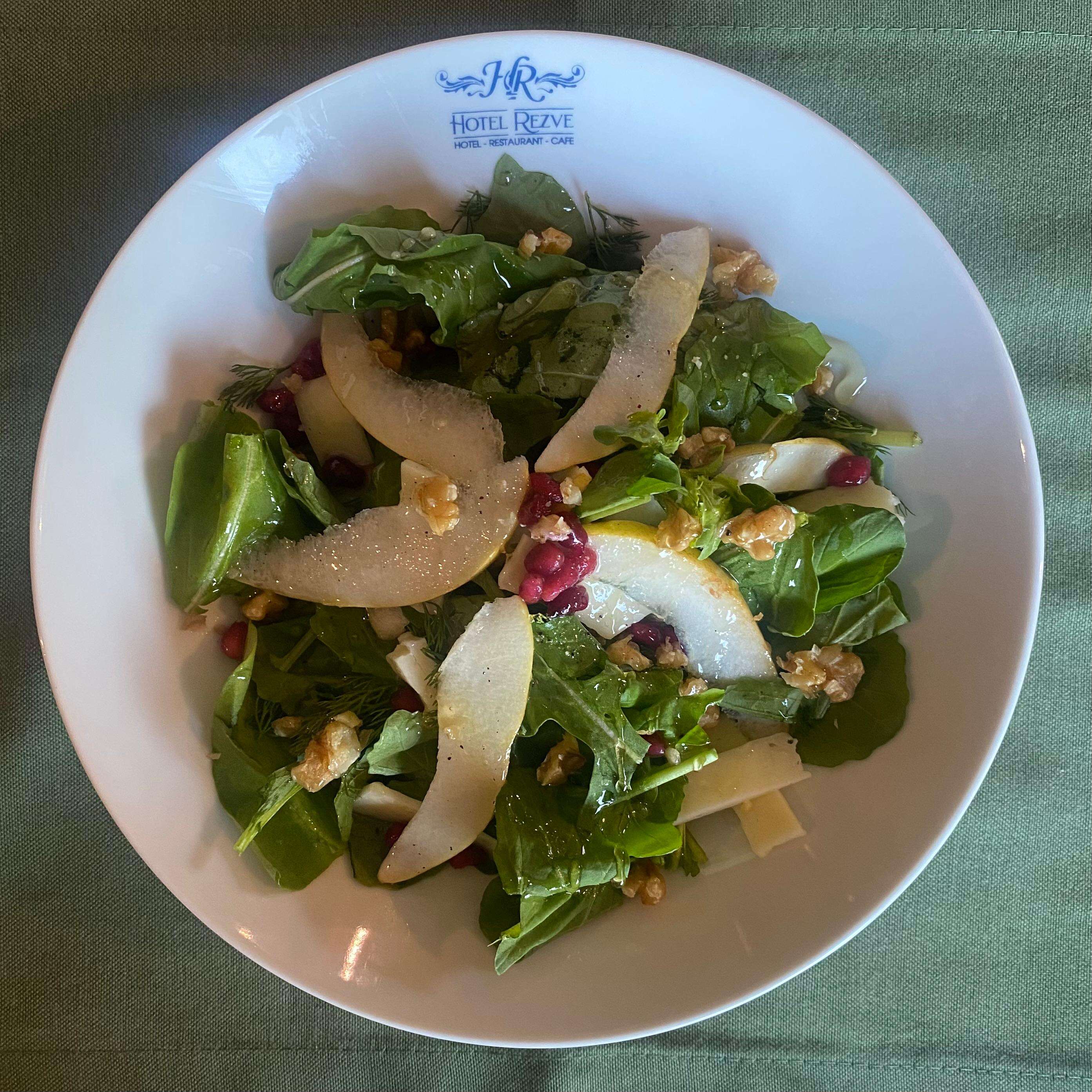 Armutlu Roka Salatası
