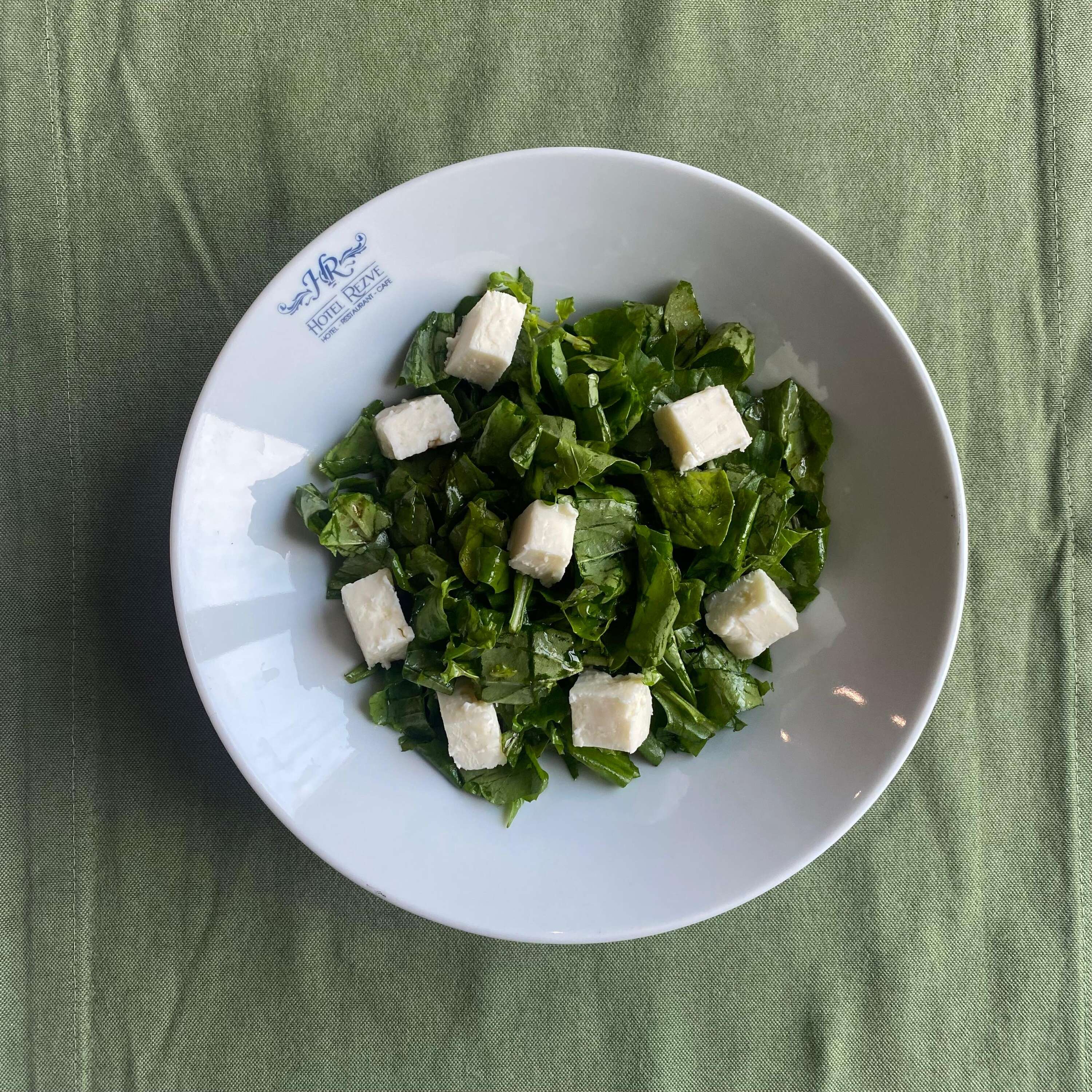 Peynirli Roka Salatası
