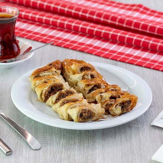 Kıymalı Sarıyer Böreği (1 Porsiyon - 200 gr.)