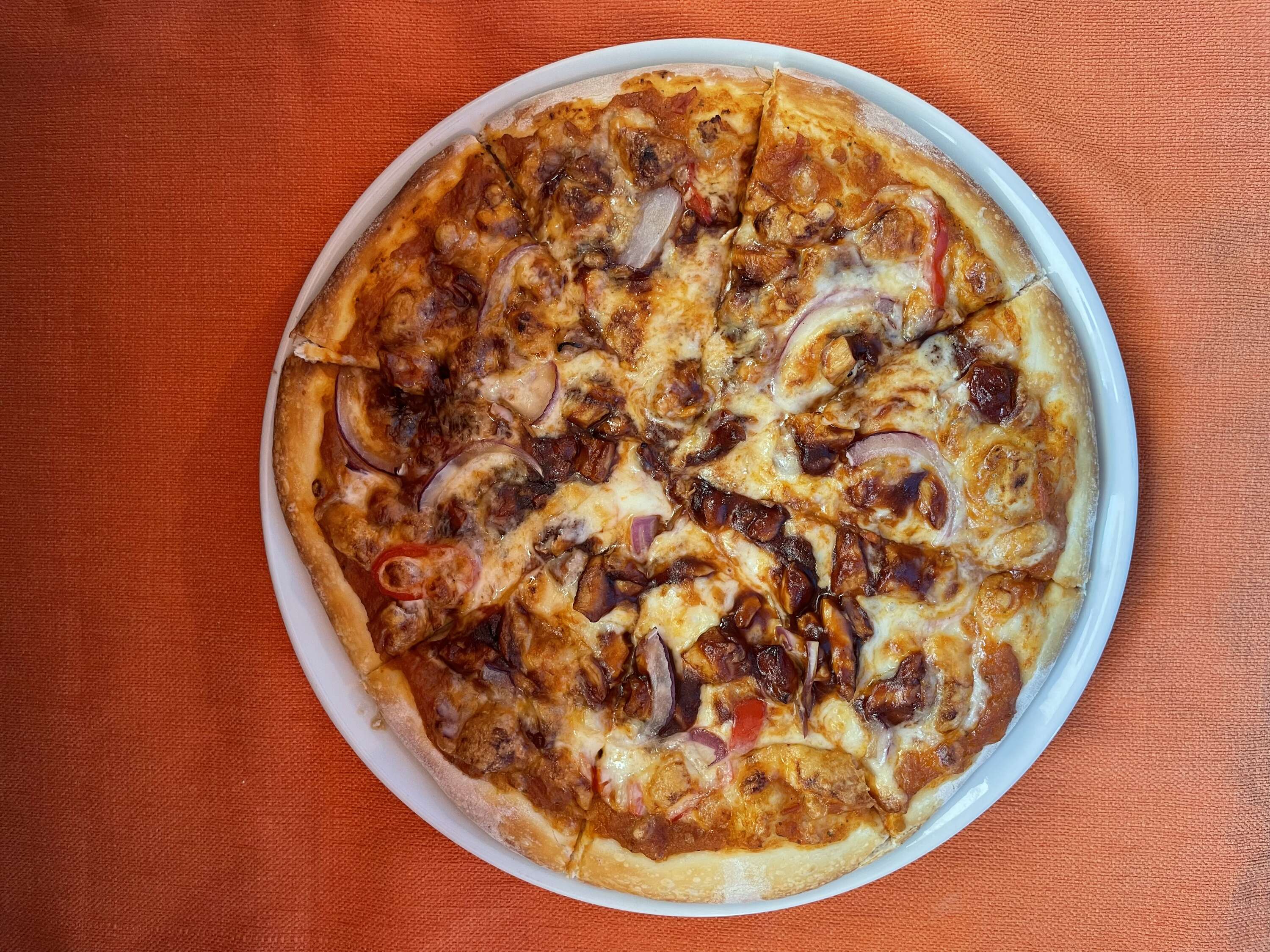 BBQ Tavuk Pizza