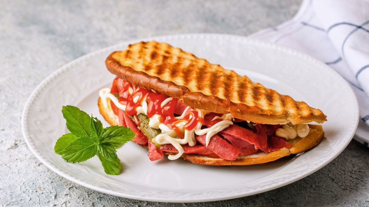 Ayvalık Tost