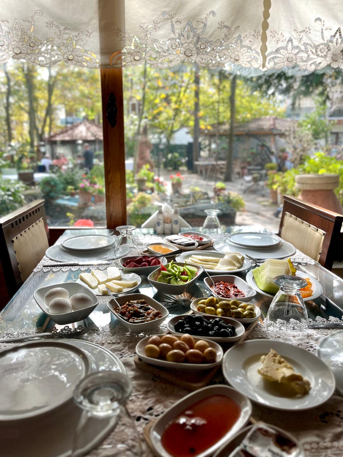 Serpme Kahvaltı