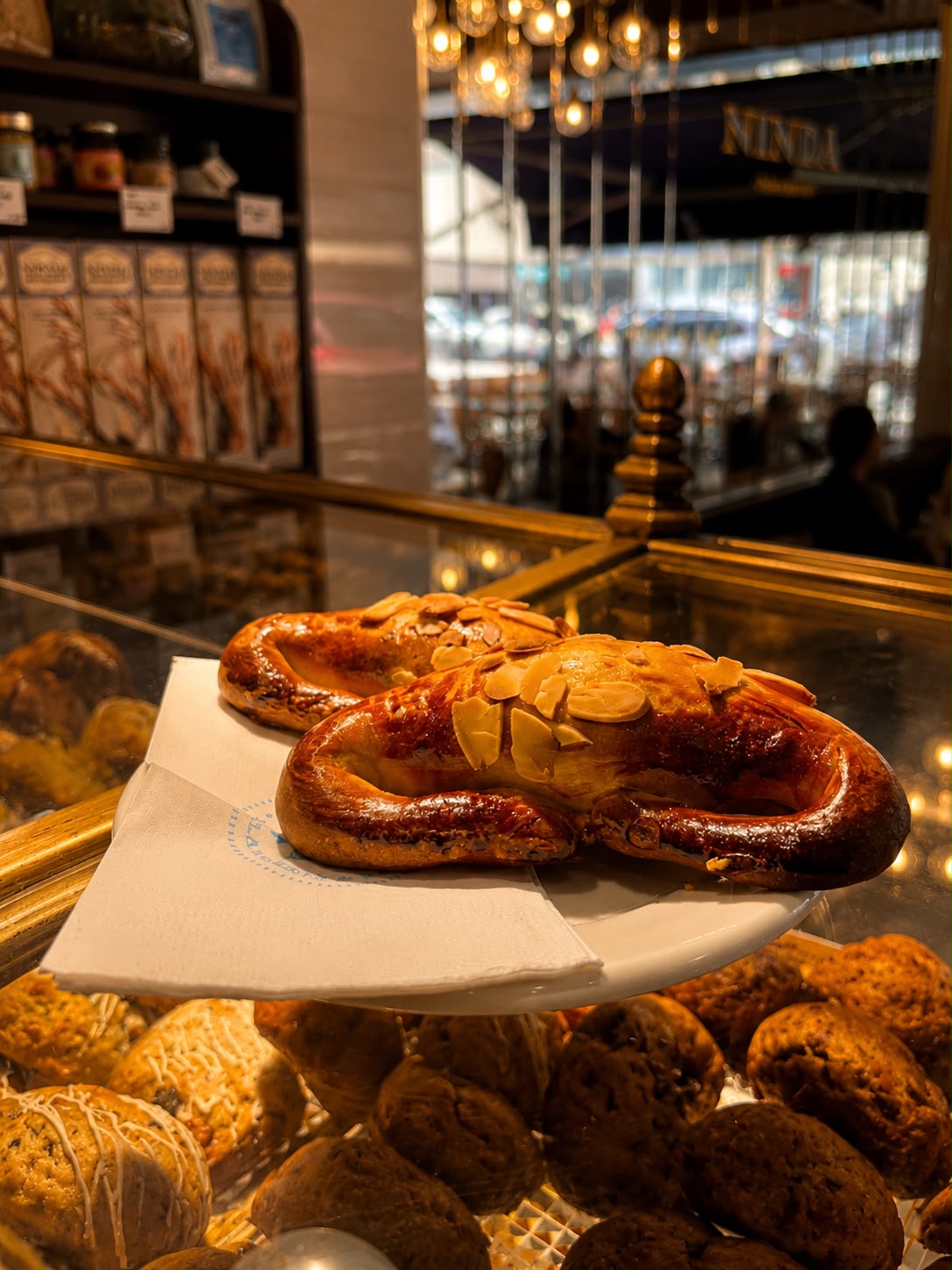 Ay Çöreği / Turkish Cinnamon & Cocoa Crescent Pastry