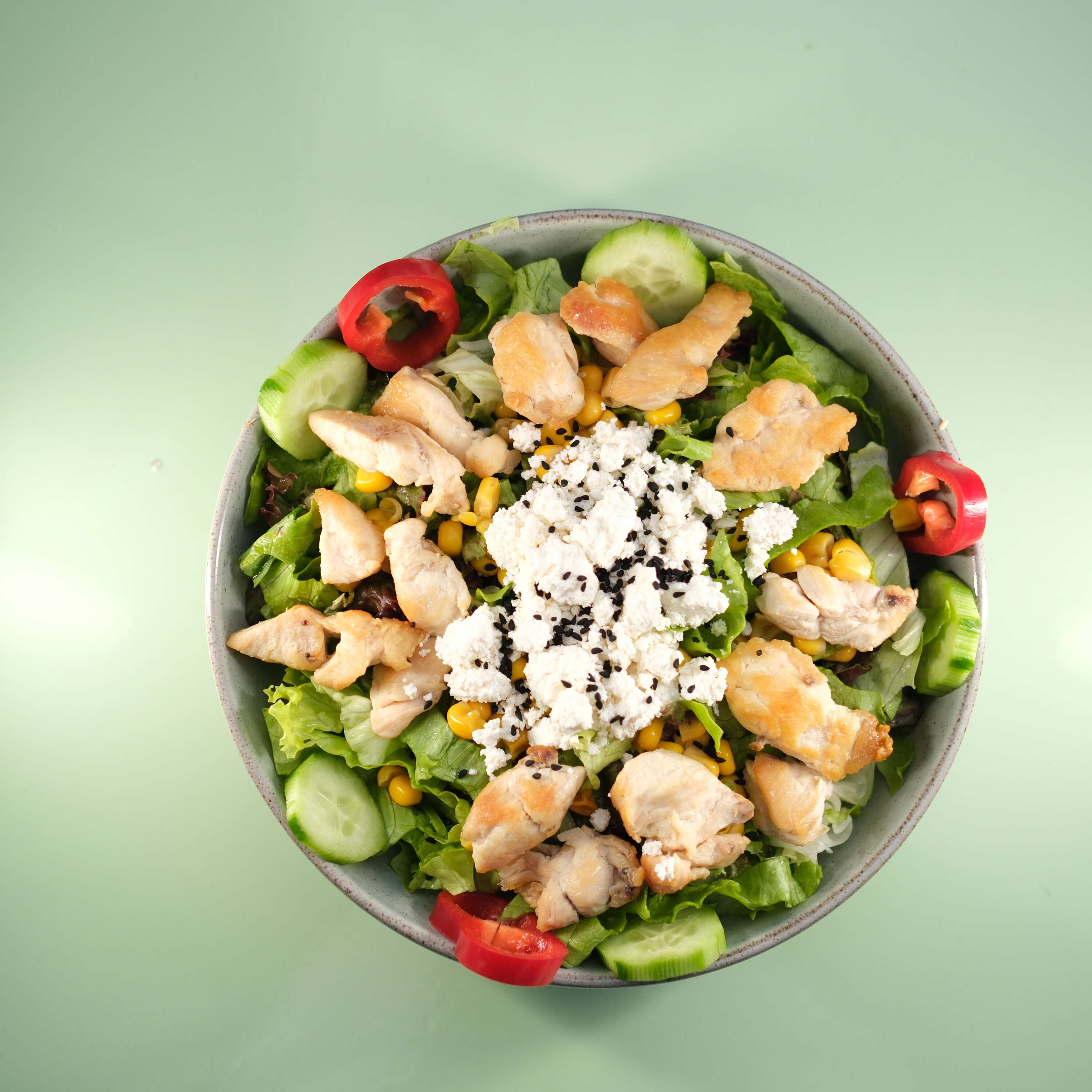 Akdeniz Usulü Tavuklu Salata 