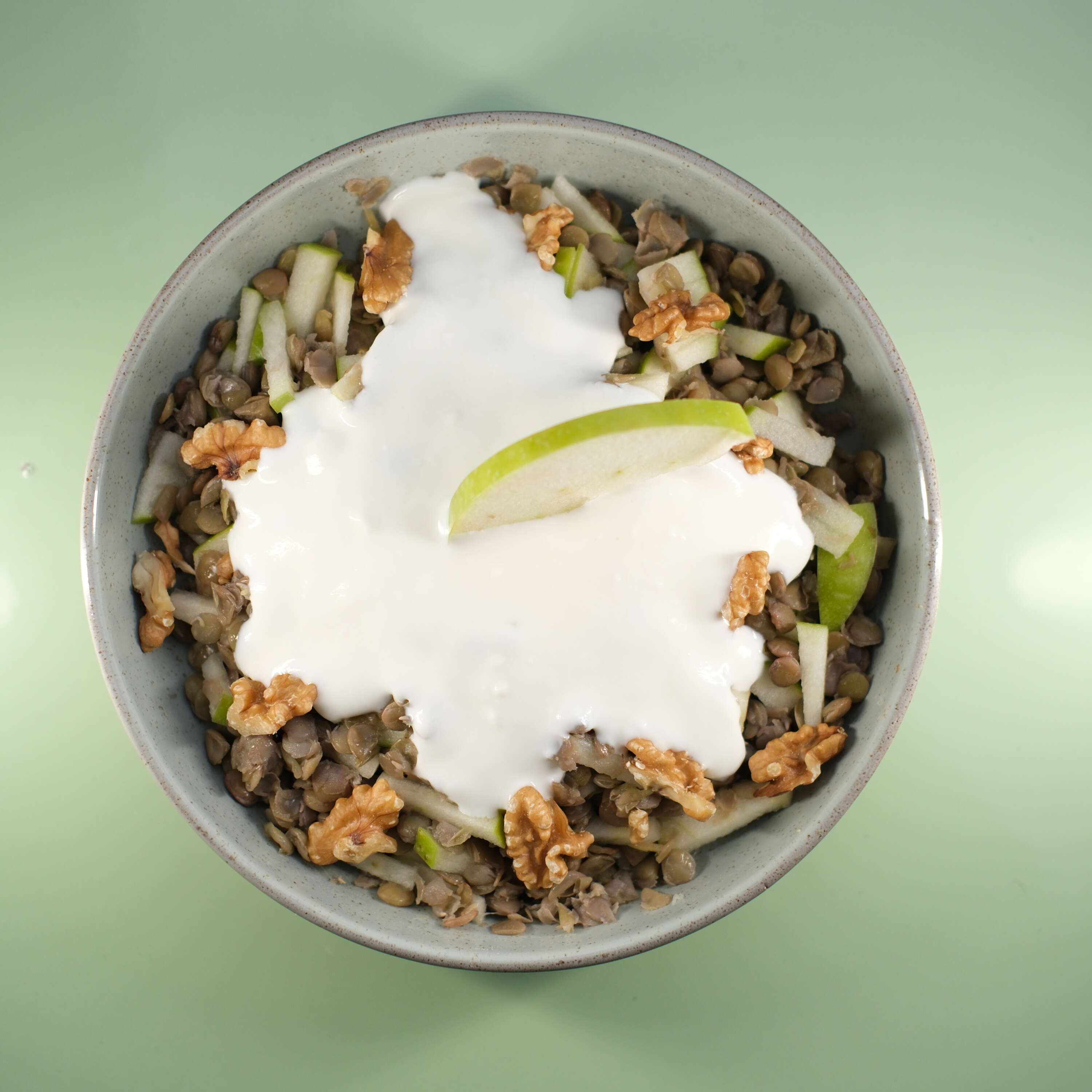Yoğurtlu Yeşil Elma Salatası 