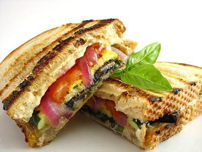 TULUM PEYNİRLİ KAŞARLI TOST