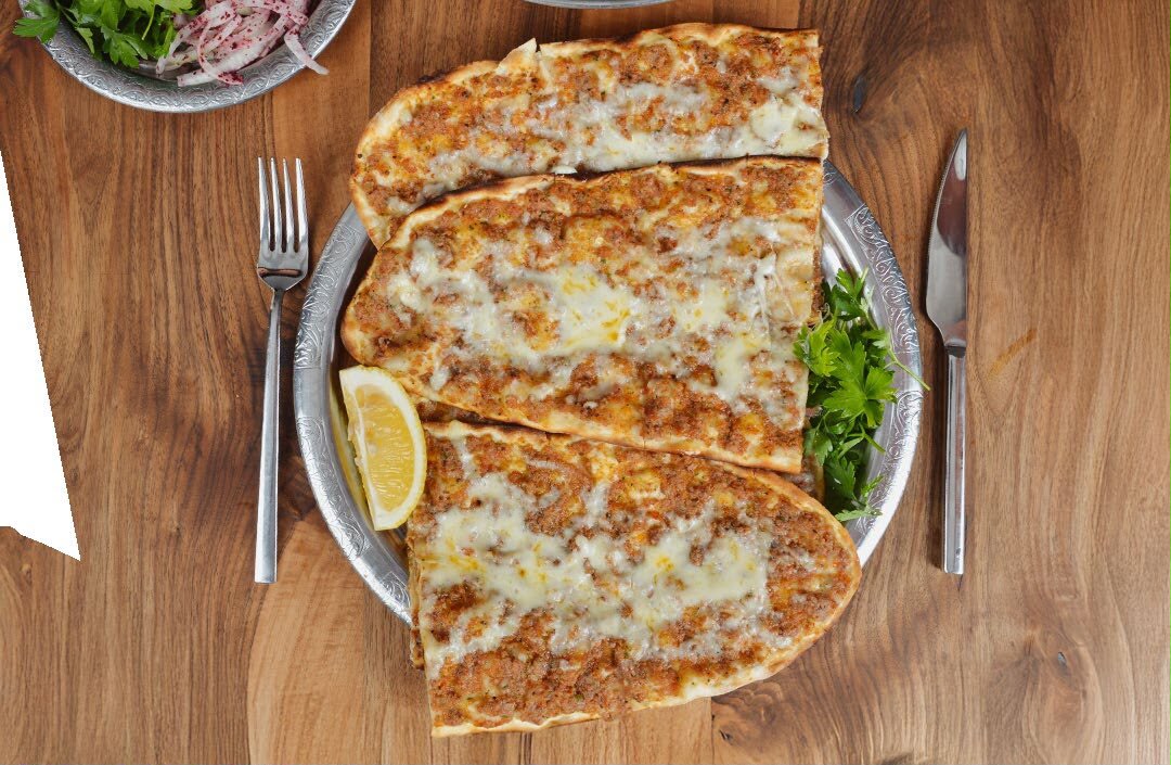 Kaşarlı Lahmacun