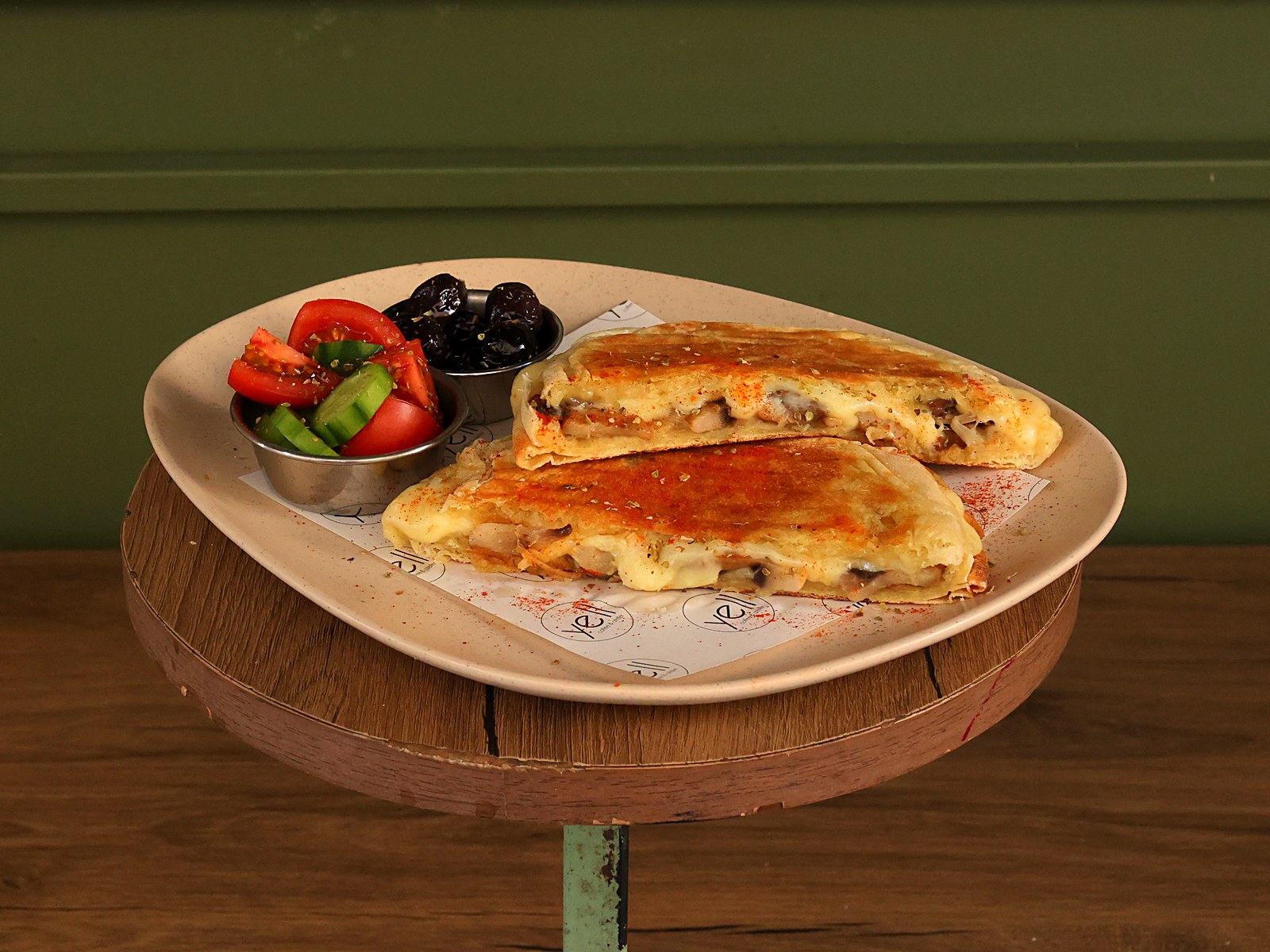 Mantar Kaşarlı Tost (Mushroom Cheese Toastie)
