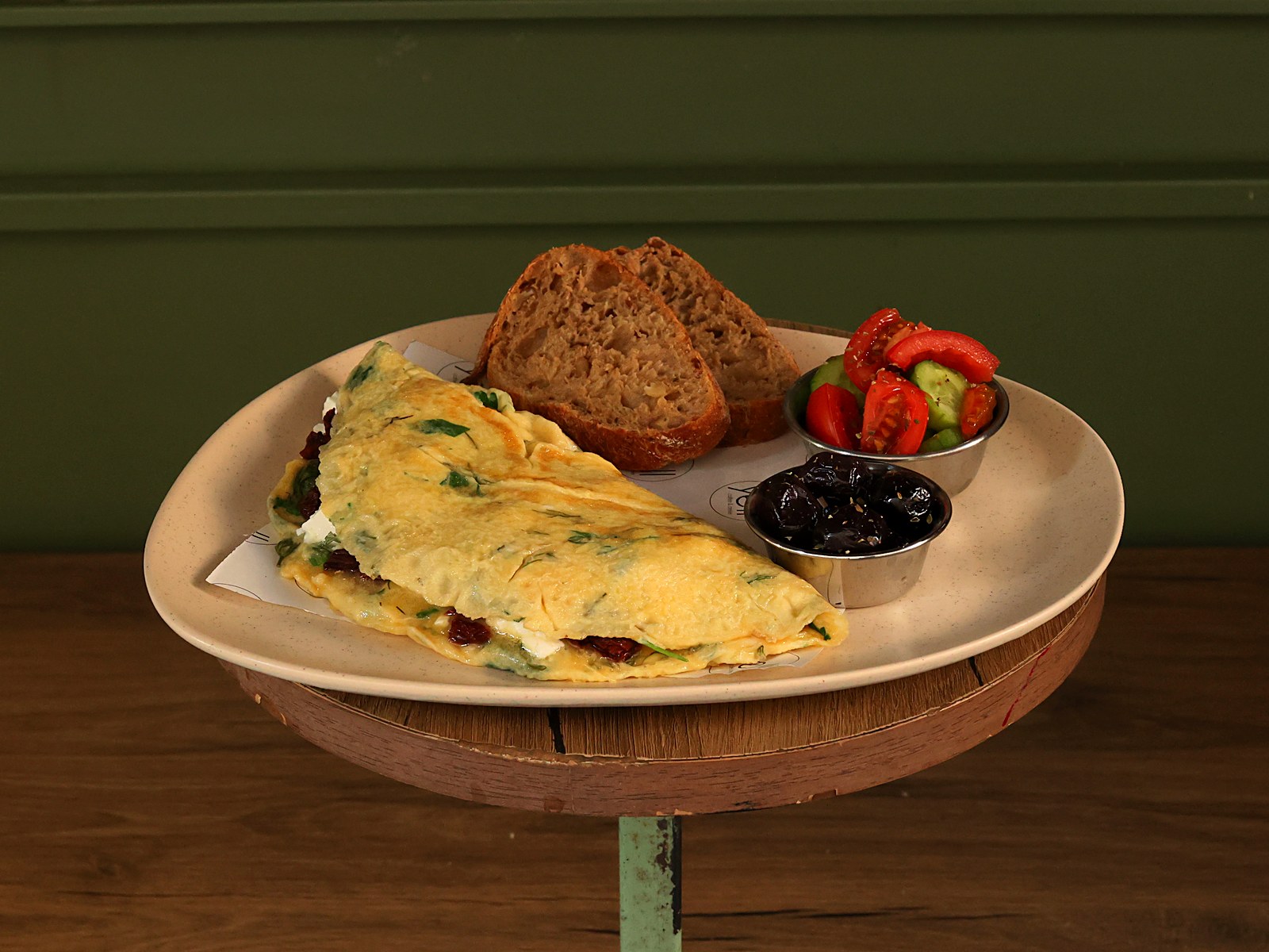 Otlu ve Peynirli Omlet (Herb & Cheese Omelette)