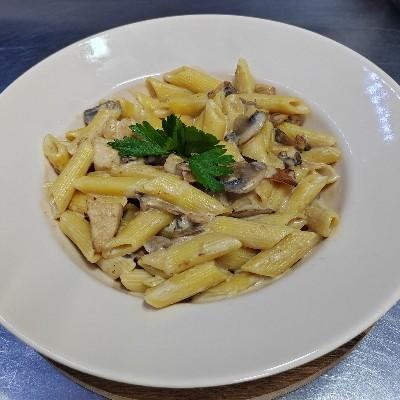 Kremalı Mantarlı Tavuklu Penne