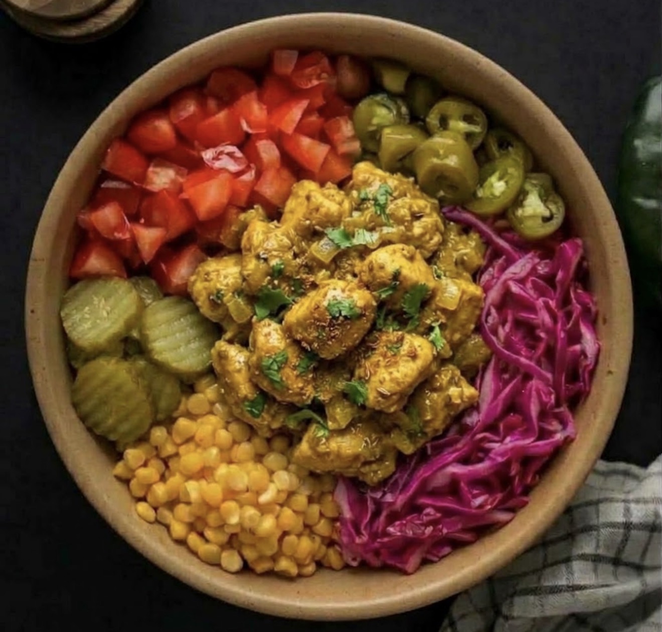 KOVADA KÖRİ SOSLU TAVUKLU PİLAV