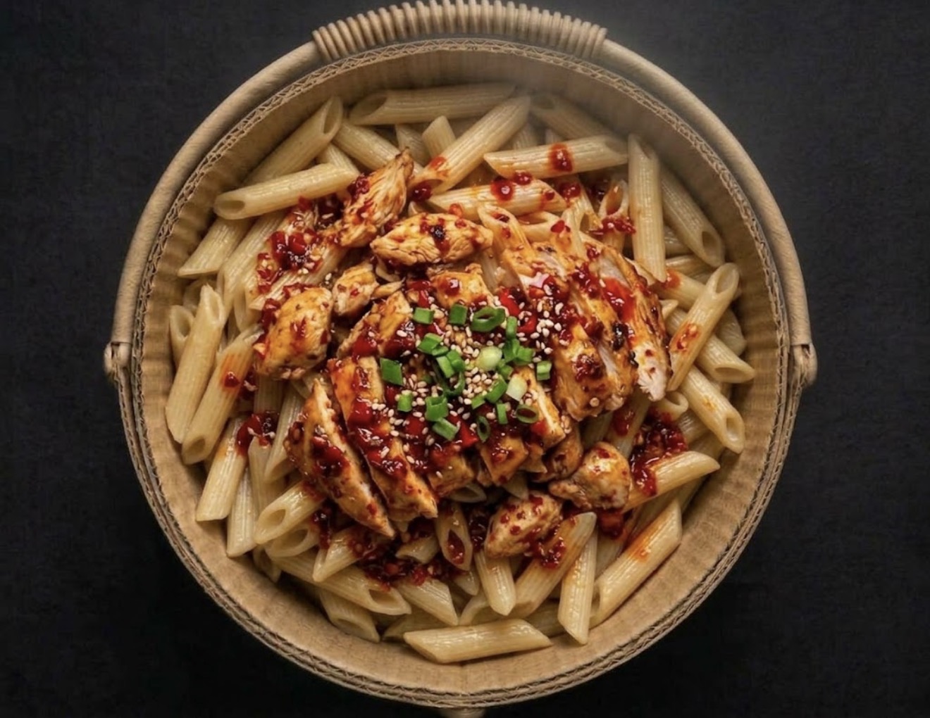 KOVADA SWEET SOSLU TAVUKLU MAKARNA