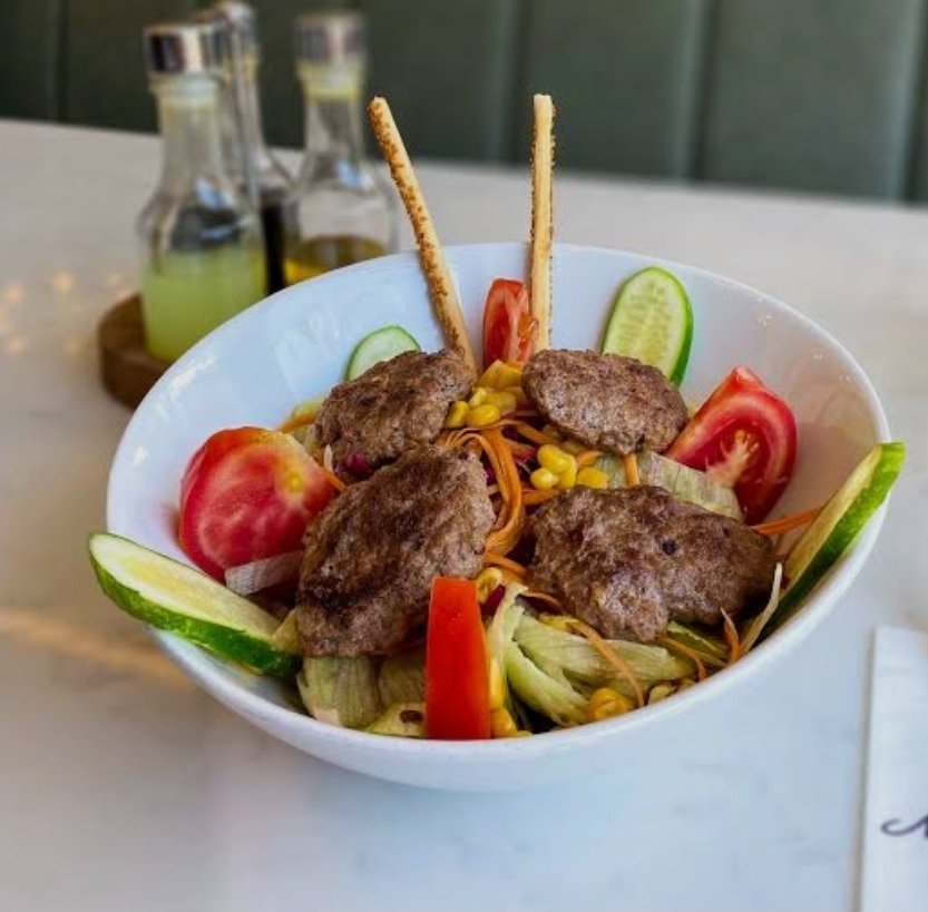 KÖFTELİ SALATA