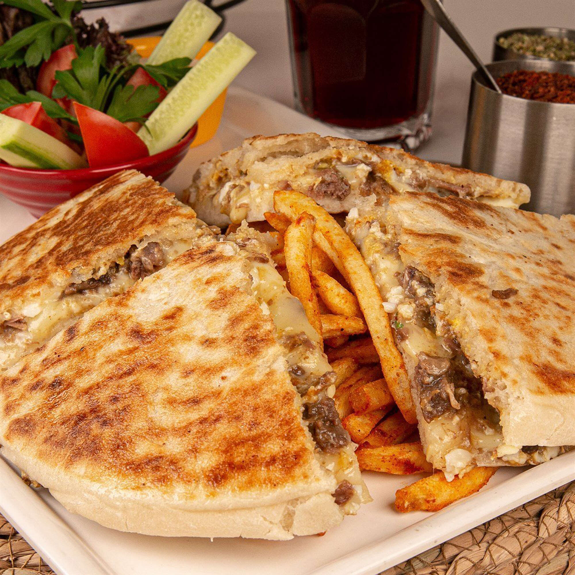 Bazlama Karışık Tost
