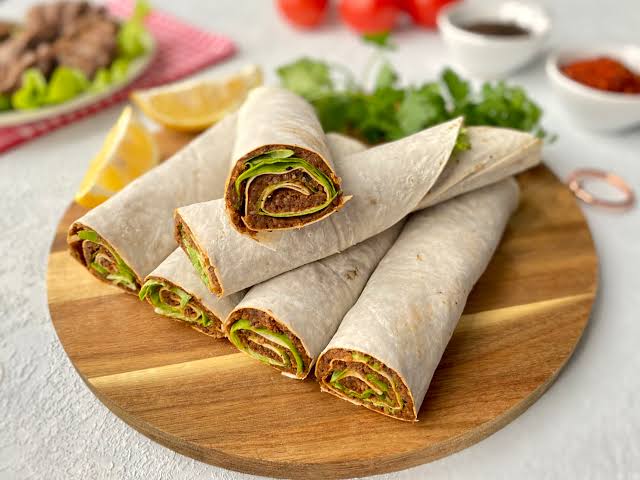 ÇİĞ KÖFTE DÜRÜM