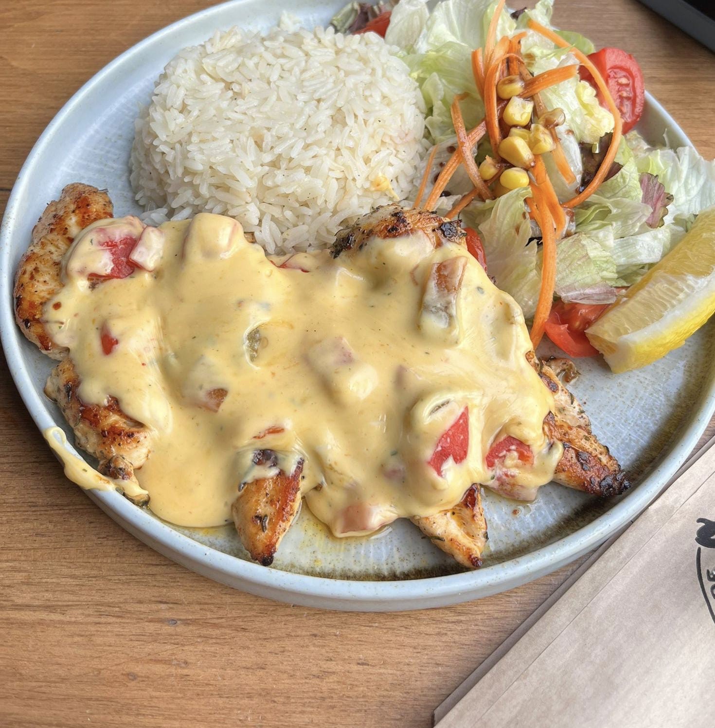 Cheddar Soslu Tavuk